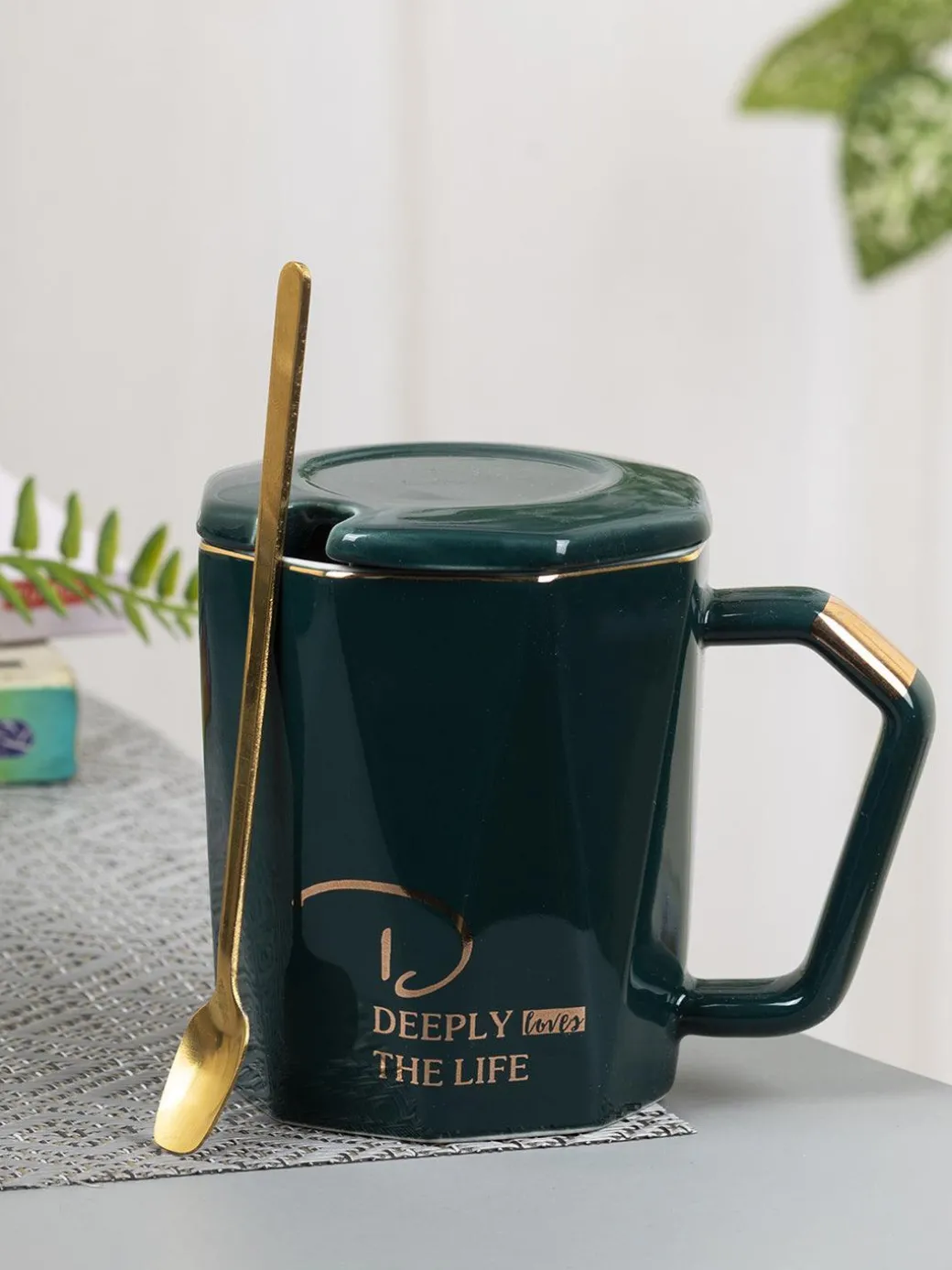 Coffee Mug With Lid (320 Ml)