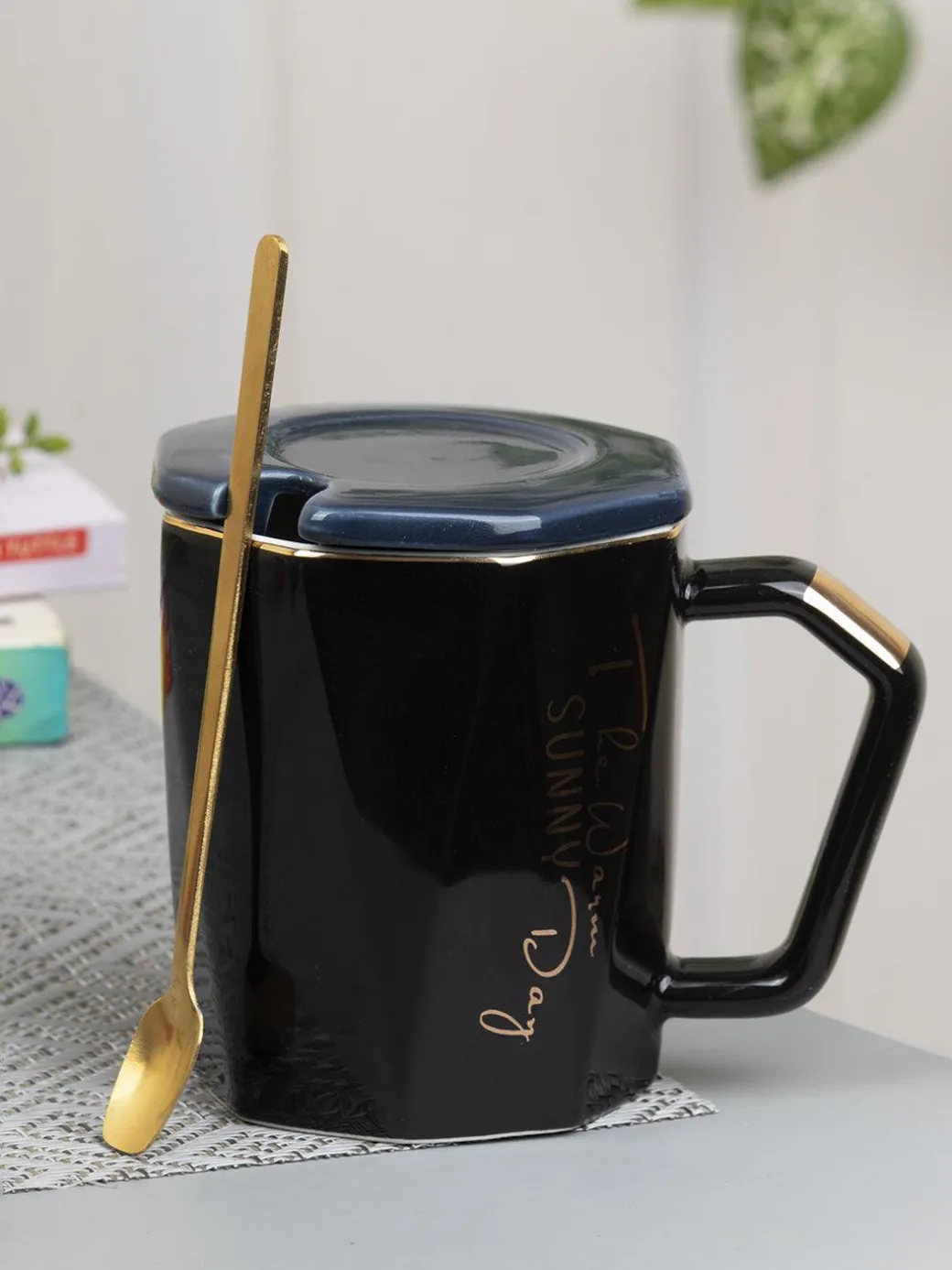 Coffee Mug With Lid (320 Ml)