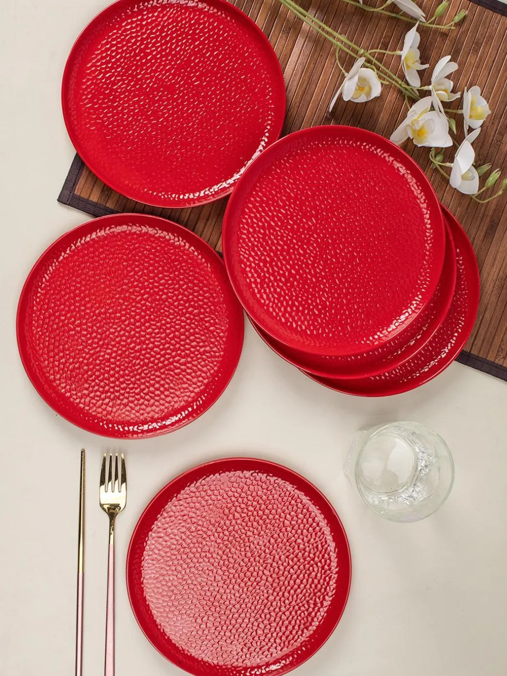 Market99 Hammered Melamine Tableware Red Glossy Finish Quarter Plates for Dining Table (Set Of 6, Red)