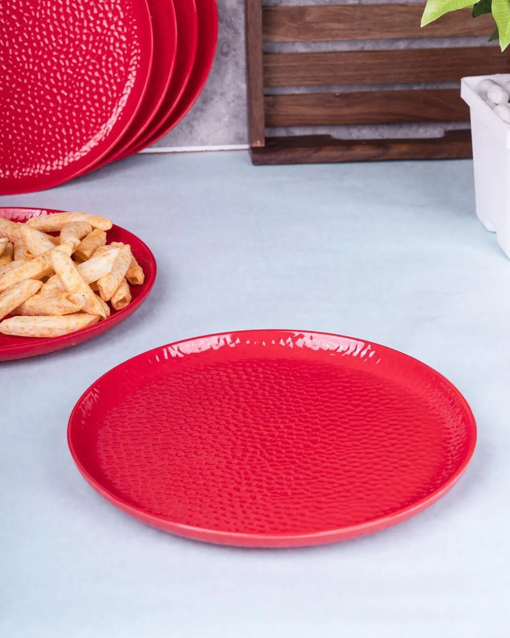 Market99 Hammered Melamine Tableware Red Glossy Finish Quarter Plates for Dining Table (Set Of 6, Red)