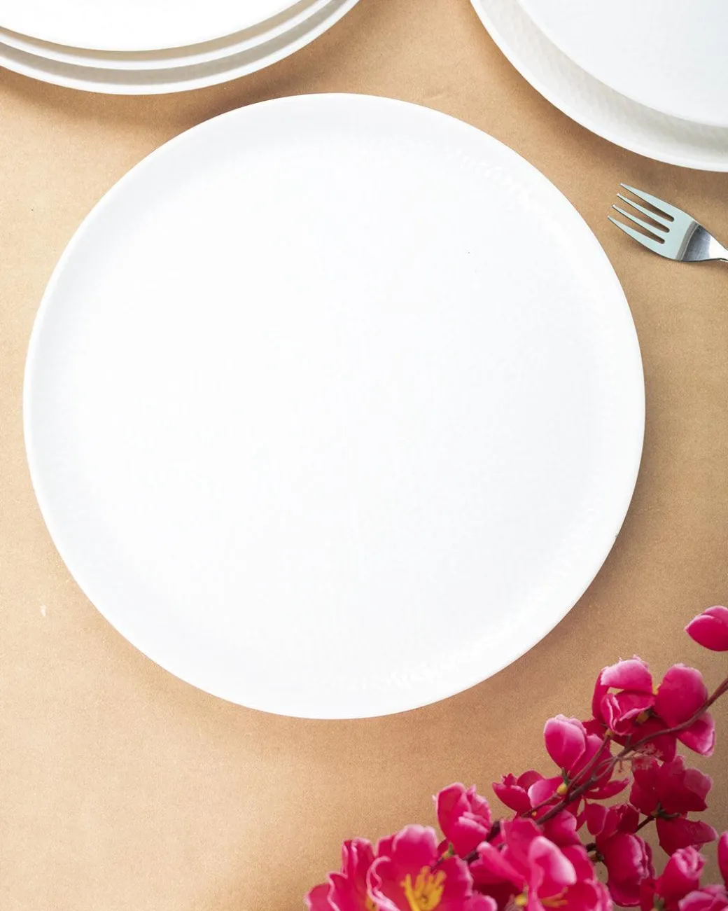 Market99 Hammered Melamine Tableware White Glossy Finish Full Plates for Dining Table (Set Of 6, White)