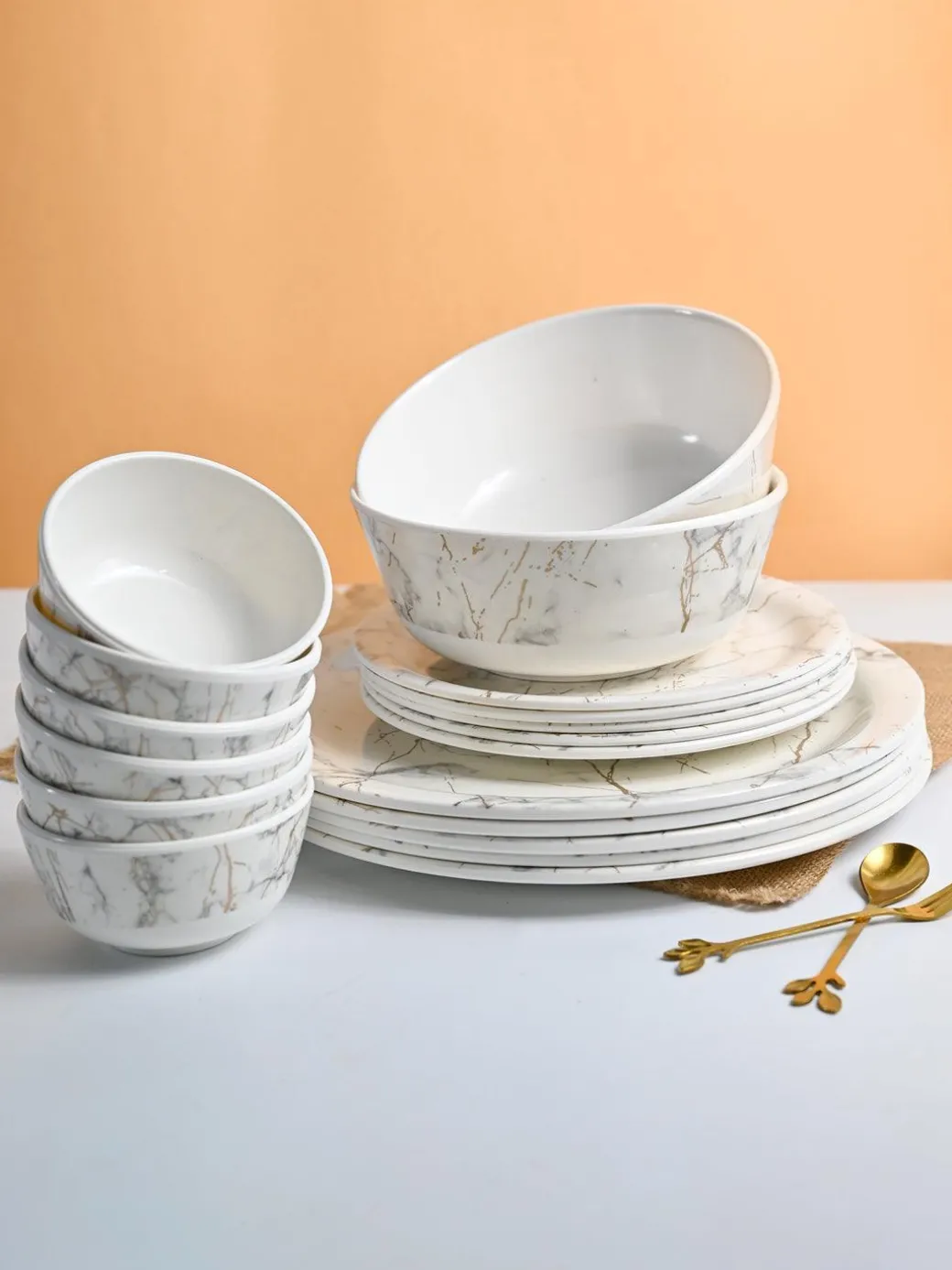 MARKET99 White Static Dinner Set