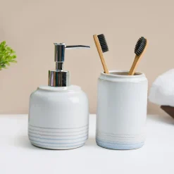 VON CASA Fine-Lined White Ceramic Bathroom Set (Set Of 2)