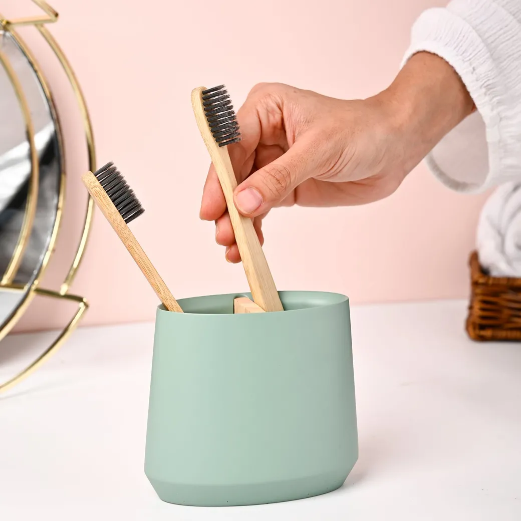VON CASA Green Polyresin Toothbrush Holder
